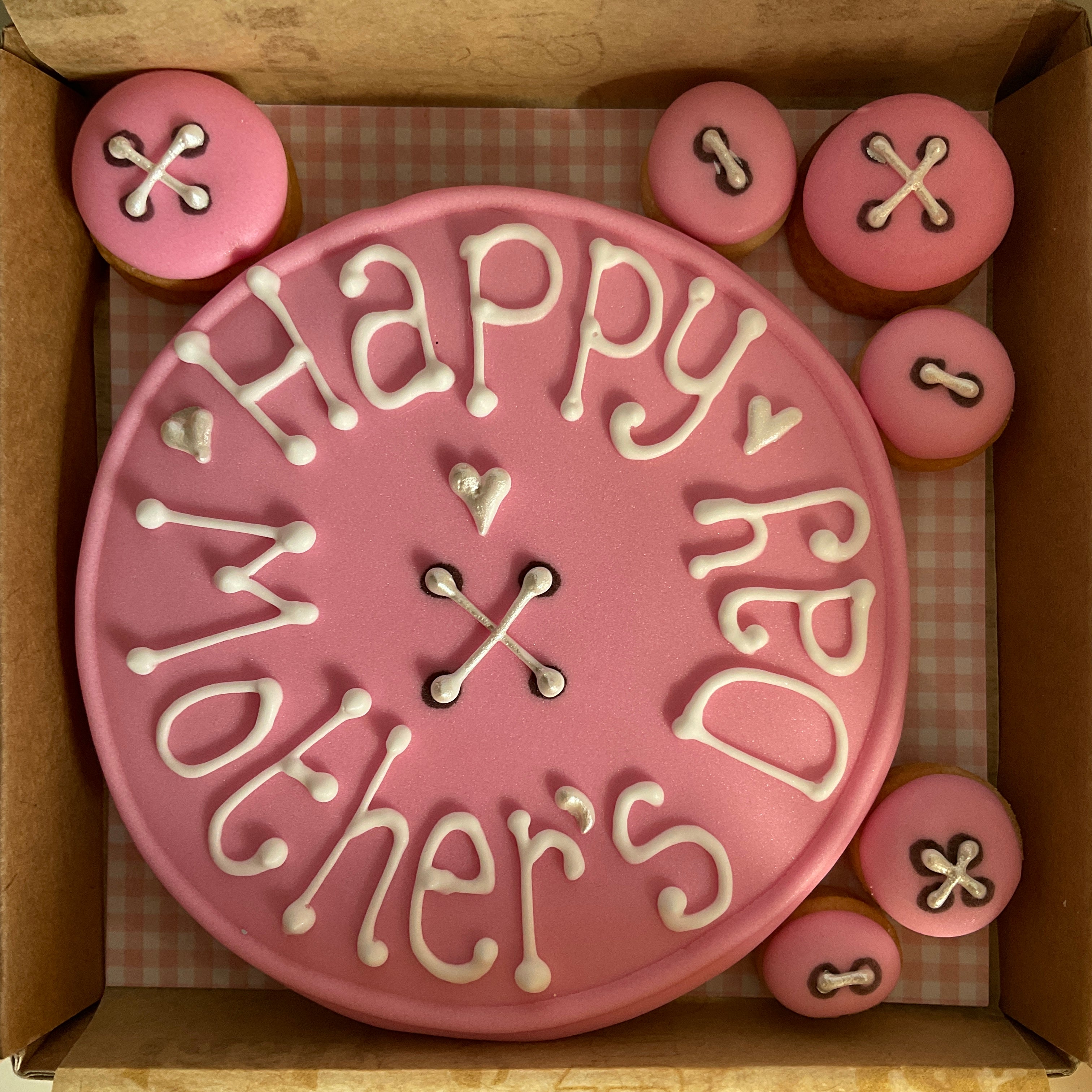 Big Button Hug Mothers Day Cookie Box