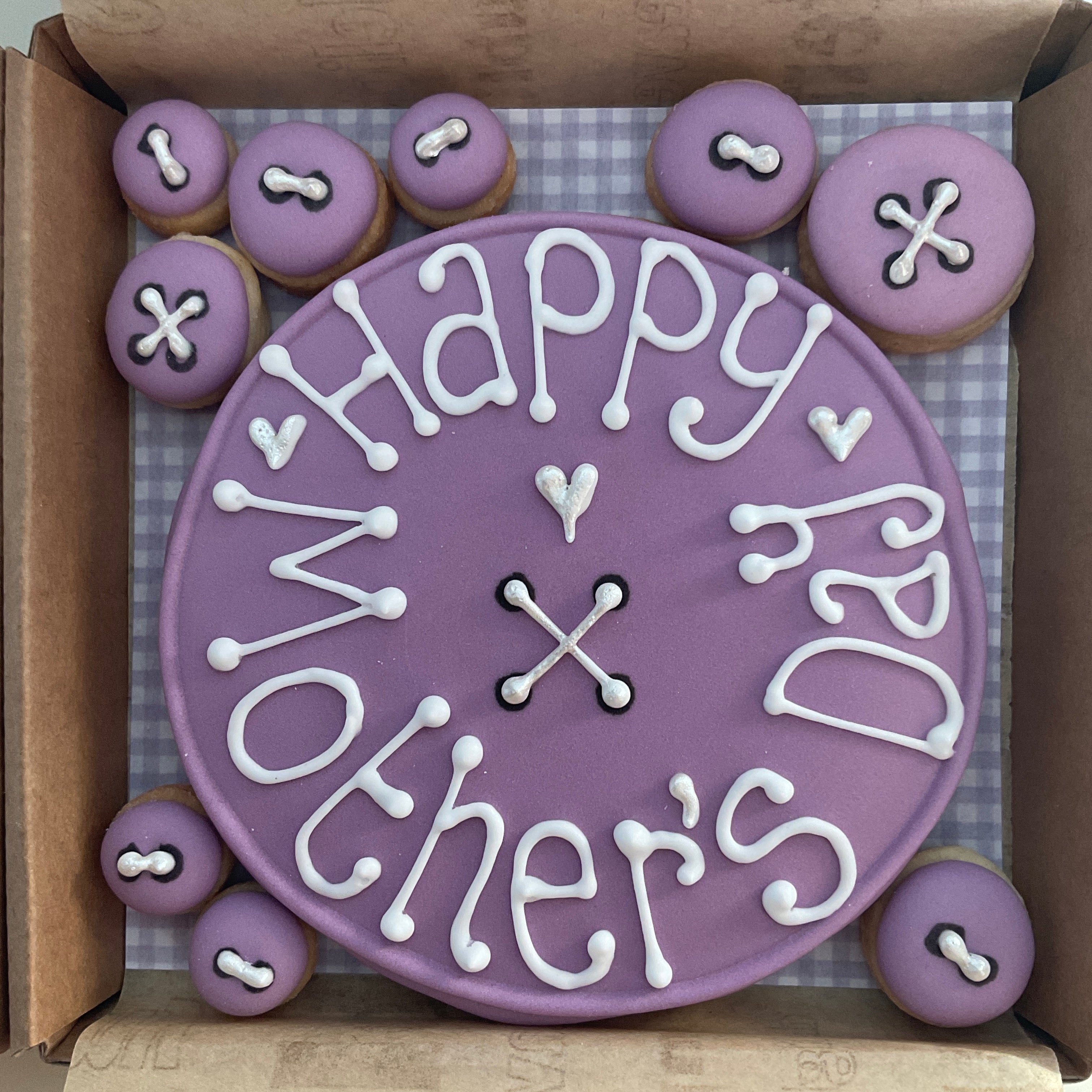 Big Button Hug Mothers Day Cookie Box