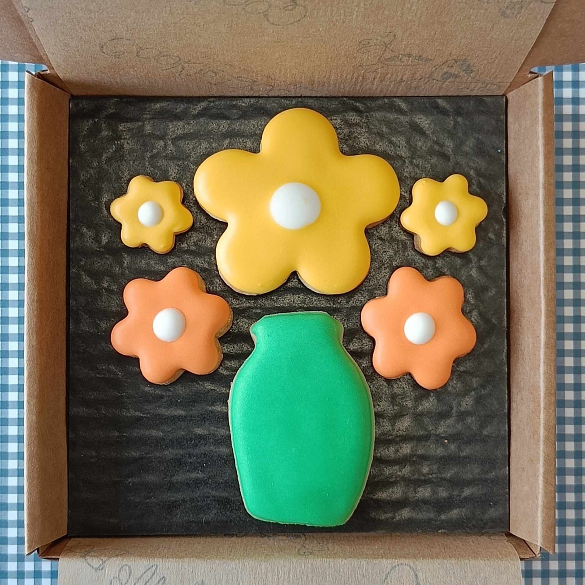 Vase of flowers Cookie Box (Small)
