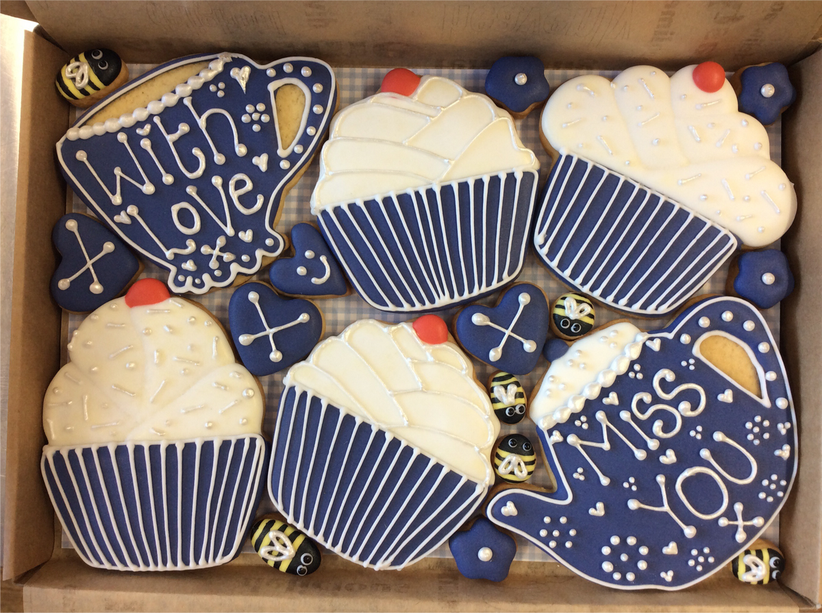 Tea and cake for four Tea set - special edition Cookie Box (Large ...