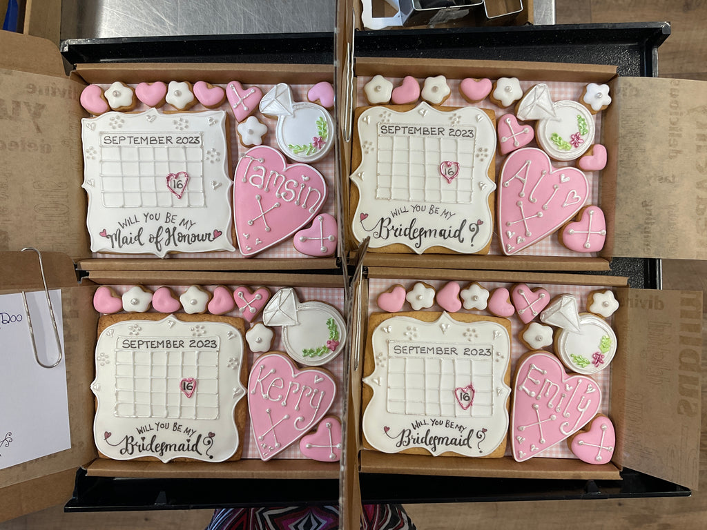 Bridesmaid / Maid of Honour Calendar cookie box (Medium)